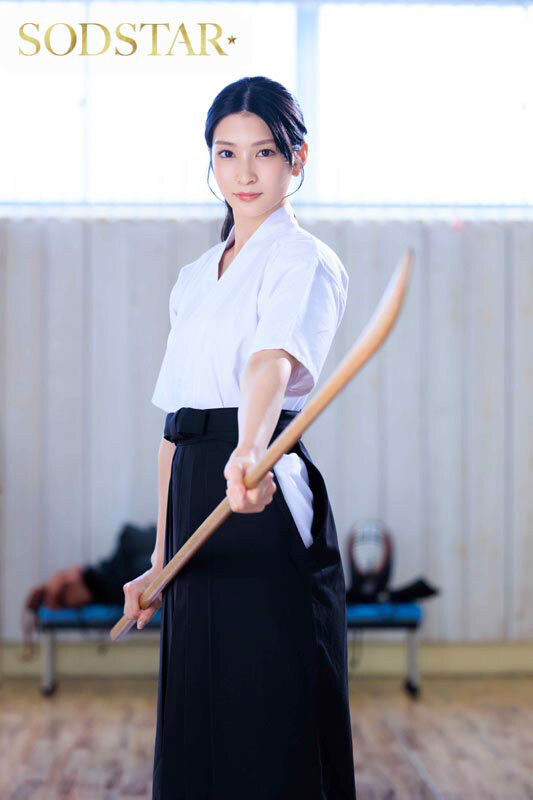 本庄鈴 凛とした美しき薙刀剣士と密かに恋焦がれていた僕の童貞喪失物語 本庄鈴【特典映像収録】【SODクリエイト】