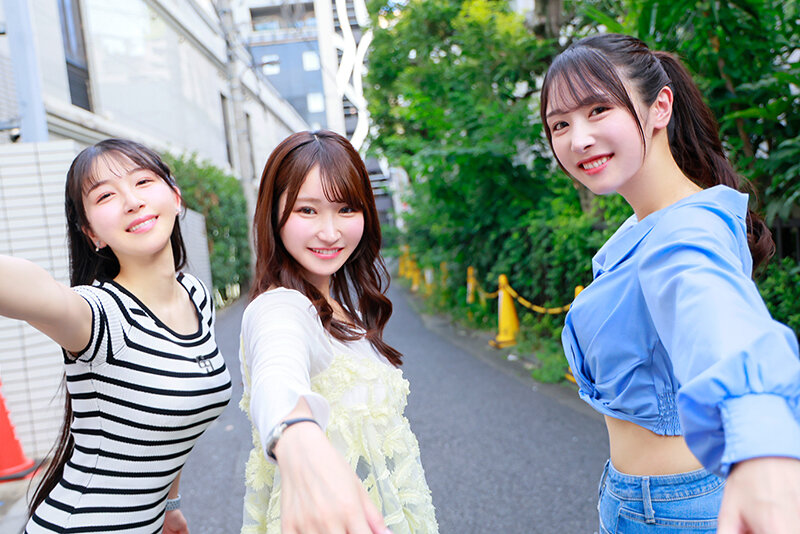 真白ふわり・小野坂ゆいか・依本しおり 【VR】おねだりM男優の要求に応えて初めての淫語プレイ 上手に射精させたら賞金100万円！【ChuChuGirl（チュチュガール）】