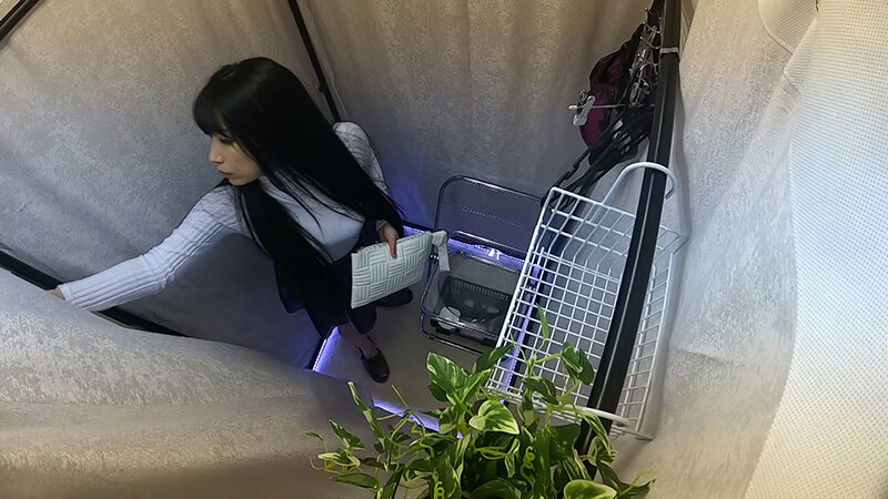 おわん型デカパイOLのお着替え【ティッシュシコレール】