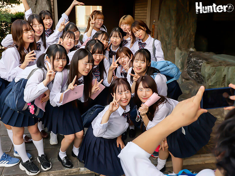 修学旅行で21人の可愛いクラスメイト女子全員と密着度400％中出しハーレム大乱交！【Hunter】