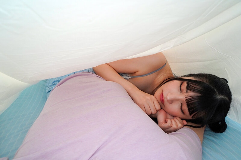 胡桃さくら 【VR】昼間は塩対応なのに夜になると「だいしゅき」連発イチャラブモード全開で中出しSEXおねだり ツンデレ彼女 胡桃さくら【8K】【P-BOX VR】