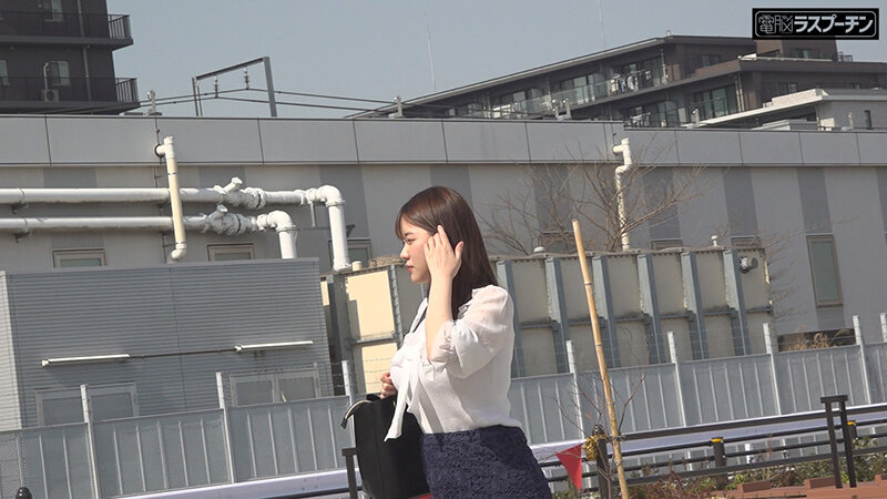 丸最レア 満員電車で吊り革にぶら下げられ両乳首同時開発のすえ無念の発情してしまった巨乳美女3 丸最レア【電脳ラスプーチン】