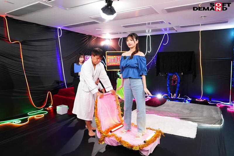 なりきりダッチワイフカップルゲーム！彼氏が見ている目の前で一流AV 男優に激ピストンされても彼女が動かなければ100 万円！！3【SODクリエイト】