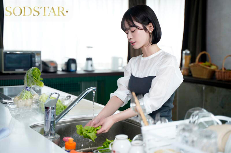 MINAMO 遠征中NTR サッカー選手の美人嫁がチー牛義兄にこっそり種付けされていたワンシーズン MINAMO【SODクリエイト】