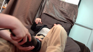 とにかく明るいハイテンション娘 爆笑した直後に寄り目オホイキ！ハメ潮ビュービュー吹かされガチ恋セックスでチ●ポ堕ち【ブロッコリー/妄想族】