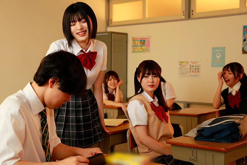 水乃なのは・虹村ゆみ・皆瀬あかり 貼れば誰でもいいなり！ハーレム洗脳シールでクラスの一軍女子を完全支配してハメ比べ！【ディープス】