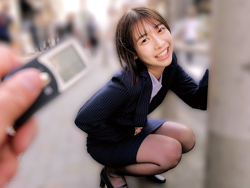 素人美少女とリモコンバイブお散歩10-黒パンストOL編-「もう我慢できません…//」人ごみの中、黒パンスト美脚ガクブル震わせイキまくってしまうOLたち！人生初の羞恥プレイでまさかのエロスイッチオン！車移動中も大胆カーオナニー！最後はホテルで心行くまで生セックス！【赤面女子】