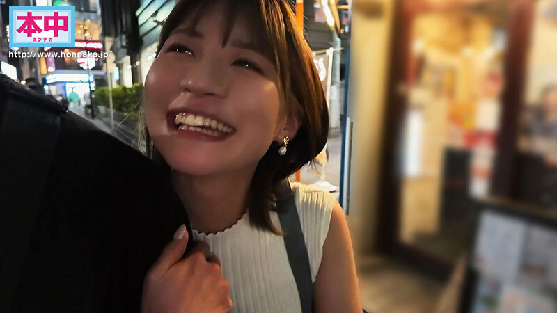 東條なつ 一度関係があった可愛いカフェ店員と3年ぶりに再会したら人妻になっていた。もう一度しないと誘ったら最初は断られたけど押しに弱いのは変わらずで… 1度だけの約束でホテルで朝までめちゃくちゃ中出ししまくった。初めての朝帰り不倫 東條なつ【本中】