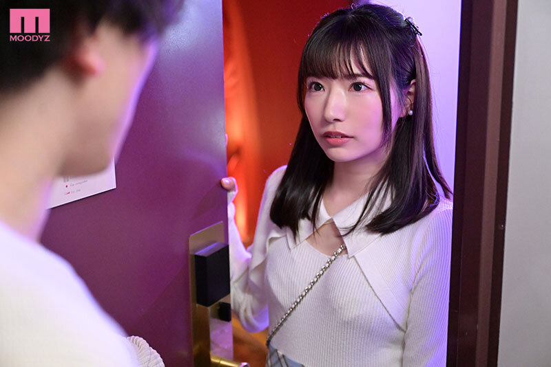 三浜唯 学生時代、いじめから僕を助けてくれた同級生とデリヘルで再会 その日から通い詰めて1日貸し切り全オプションを注文して何度も何度も中出しをしてしまった。 三浜唯【ムーディーズ】