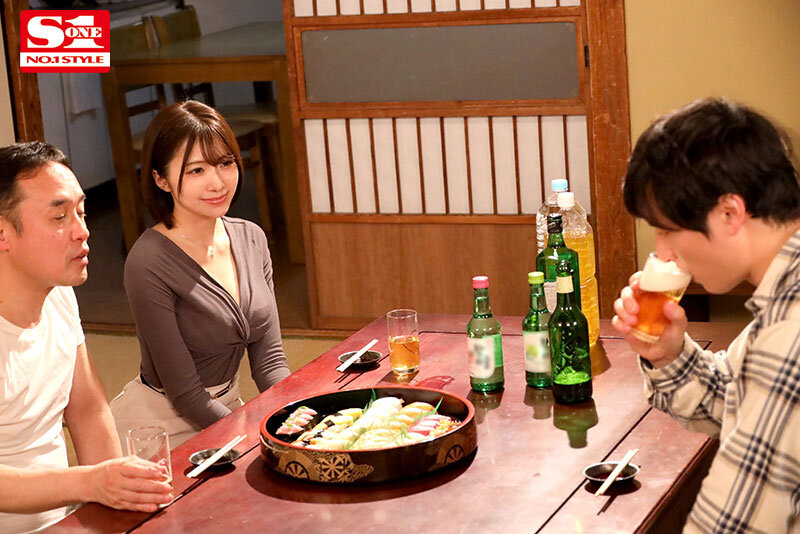 つばさ舞 昔から大好きだった幼馴染が親父の女になって僕に性行為をわざと覗かせてくる。 つばさ舞【エスワン ナンバーワンスタイル】