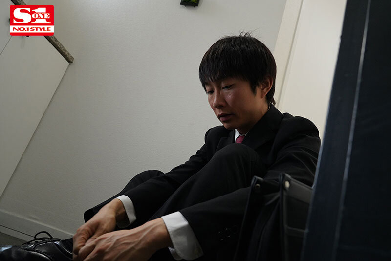 うんぱい 人生に絶望していた大学4年、卒業式当日 陰キャ童貞のボクの目の前に現れたむっちりスケベ姉ちゃんに教えてもらった生（性）の悦び うんぱい【エスワン ナンバーワンスタイル】