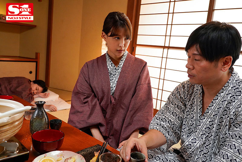 葵つかさ 友人夫婦と4人で温泉旅行中、美人過ぎる友人奥さんが僕を明らかに誘惑！？ 愛妻に内緒でW不倫セックス…ヤる？ヤラない？ 葵つかさ【エスワン ナンバーワンスタイル】