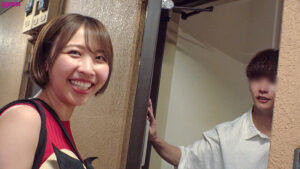 素人妻が一般大学生の自宅にコンドーム1つ渡され一泊一度のゴム姦では満足できず宿泊中2度もガチ中出しを許してしまう 騎乗位でGカップ乳を揺らす軟乳妻 りほさん29歳【コスモス映像】