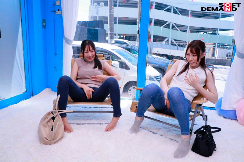 マジックミラー号 友達同士のオナニー見せ合い初体験！友達に見られながら指に電マにエスカレート！ さらに「生チ○ポを擦ってみませんか？」と提案するとヌルっとオマ○コに挿入し生ハメSEX！【SODクリエイト】