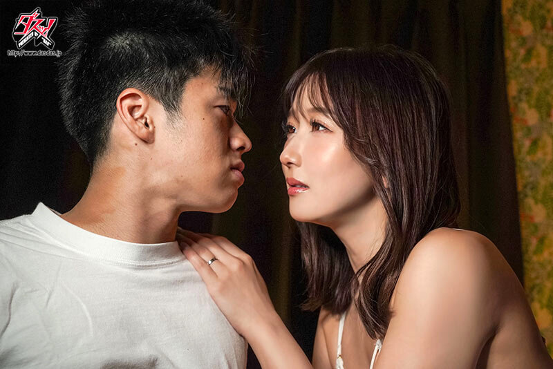 大槻ひびき 互いに素性を知った美魔女ママ友と箱ヘルで出逢い、裏引き不倫。 大槻ひびき【ダスッ！】