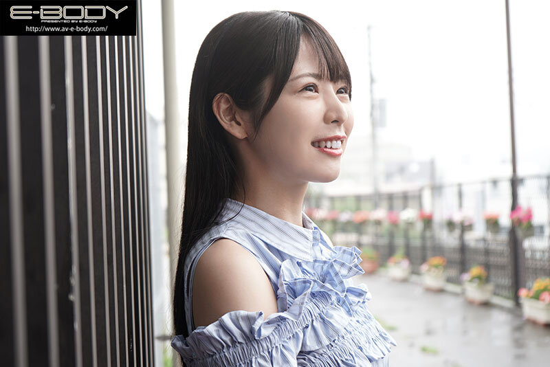 逢坂希穂 清楚売りのイメージを守るため誰ともSEXできなかった（元）地方局の女子大生お天気お姉さんが性欲崩壊してAV転身！ 極華奢巨乳の透明感ボディ 20歳 逢坂希穂 AVデビュー【E-BODY】