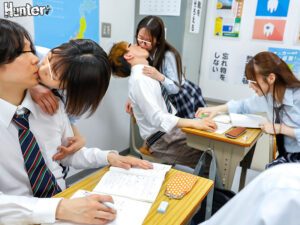 スカート内ちょいハメSEX！朝も休み時間もお昼休みも放課後もお構いなし！暇さえあれば教室でイケてる女子たちがスカート内FUCKを求めてくる…【Hunter】