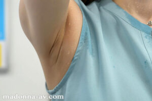 愛弓りょう 触られ、弄ばれて、ブッ掛けられて 痴●集団による 真夏の満員電車での チ●ポ包囲網―。 愛弓りょう【マドンナ】