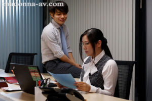 椎名ゆな 会社の地味な人妻経理を≪濃厚マゾ潮≫吹き散らかす、俺専用の愛人に仕立て上げた―。 椎名ゆな【マドンナ】