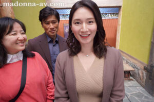 木村玲衣 【VR】超高画質8K 初VR『超絶恵体』Hカップ木村玲衣 親戚一同の温泉旅行で再会したいとこの玲衣さん（人妻）と 朝まで汗だくでヤリまくって 連続中出しもキメまくった一泊二日【マドンナ】