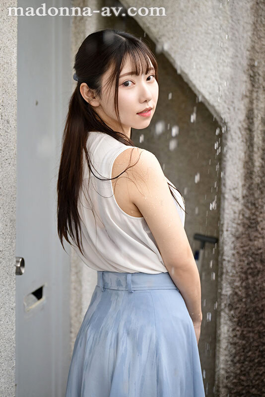 さつき芽衣 【VR】さつき芽衣 MadonnaVR初登場！！ 「ごめんね、主人が帰ってくるまでいいかな？」 ゲリラ豪雨でカギを落として新卒の僕を誘う隣の奥さん 性欲過多な濡れ髪人妻の 中出しOK床ドン騎乗位誘惑 超高画質8K【マドンナ】