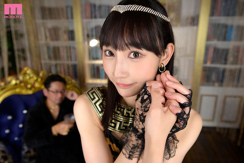 白浜果歩 【VR】旅行先で助けた綺麗なお姉さんはその国の王妃だった！エキゾチック美女と異国式メンエス体験 白浜果歩【ムーディーズ】