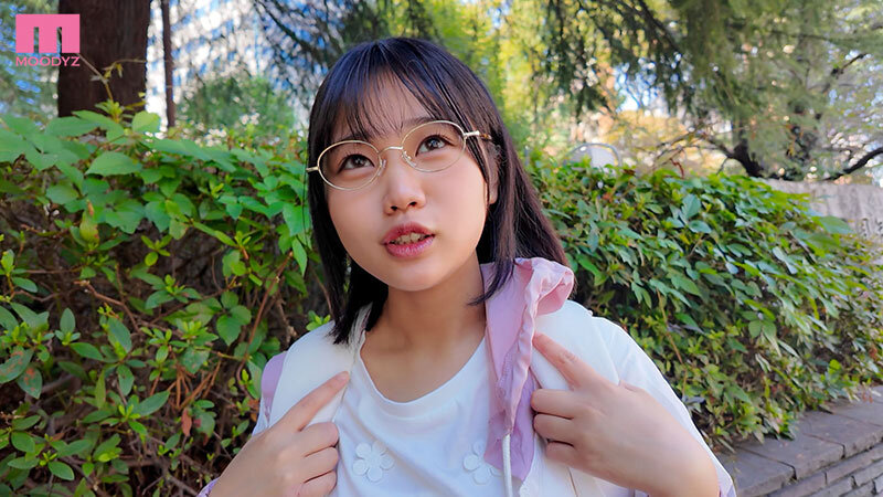 奏海麻衣 先生と二人できました 僕に想いを寄せてるっぽい女子生徒と2人きりで遠出した、その日に―中出し。 奏海麻衣【ムーディーズ】