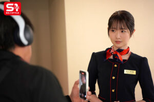 白上咲花 スレンダーな新人CAが巨漢クレーマーに犯●れ、心壊れ、肉オナホと化した後に… マ●コが極太ペニスに馴染んできてあり得ないほどイキまくった。 白上咲花【エスワン ナンバーワンスタイル】