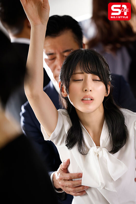 金松季歩 聖職者でありながら電車痴●の虜になってしまった女教師 金松季歩【エスワン ナンバーワンスタイル】