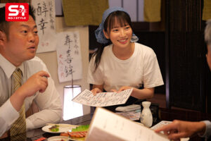 榊原萌 終電逃してセクハラ店長とまさかの相部屋…朝まで続くキモい性交に不覚にも感じてしまった汚れを知らないバイトちゃん 榊原萌【エスワン ナンバーワンスタイル】