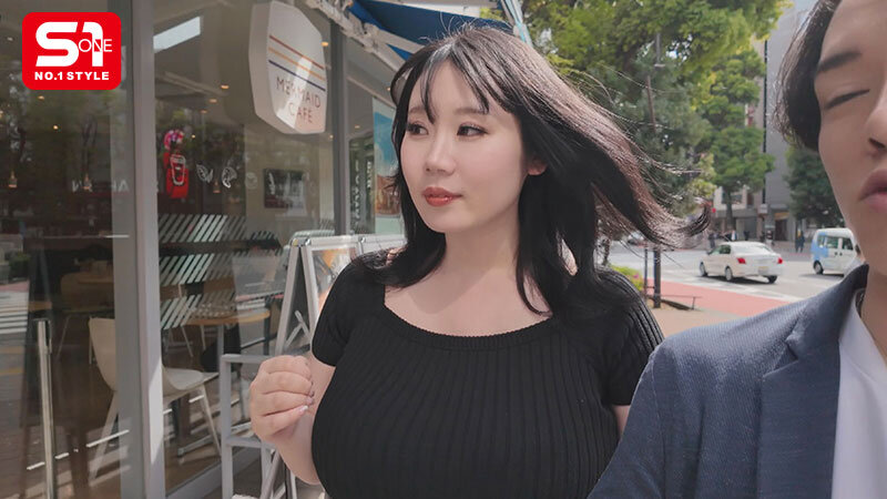 みなみ羽琉（みなと羽琉） 街行く男の視線を独占する 10度見級Kカップのエッロい女を連れて デカ乳露出街ぶらりした後ホテルに入って即ハメSEXしたくない？ みなみ羽琉【エスワン ナンバーワンスタイル】