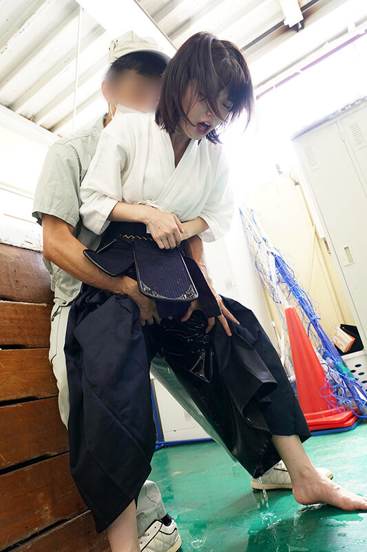 まさかこんなけなげなひよこ女子が…媚薬を盛られ理性完全崩壊！！ところかまわず異物オナニー！イキ漏らしアクメ！！【ひよこ】