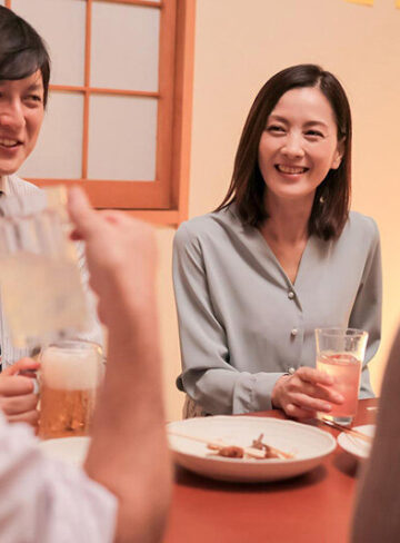 古東まりこ 長男の担任の若手教師と週一、1時間のカラオケ密会不倫で欲求不満を解消する絶倫PTAママ（43） 古東まりこ【SODクリエイト】