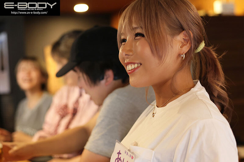 愛那あい 日焼けアトが激シコなぴちぴちこんがりG乳 巨乳すぎる看板娘 最後の平成ギャル 愛那あい（25） 実家のお店を話題にしたくてやっちゃえ精神でAVデビュー【E-BODY】
