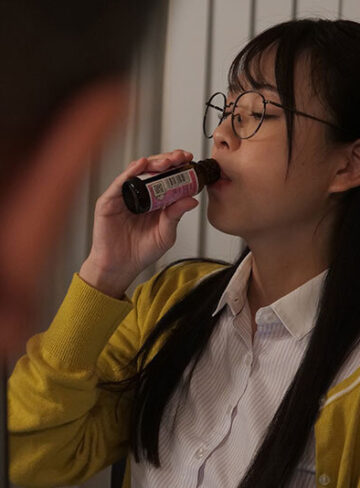 滝川すみれ 大嫌いな上司に媚薬を飲まされ卑猥下着を着せられ何度もイキまくる巨乳地味メガネOL 入社した会社は変態達の巣窟でした…。 滝川すみれ【アイデアポケット】