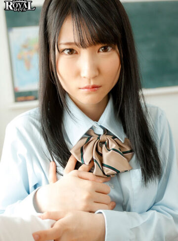伊織ひなの 貧乳クラスメイトの敏感ちっぱい擦り付け誘惑に勝てずに何度もゴム無しSEX 伊織ひなの【ロイヤル】