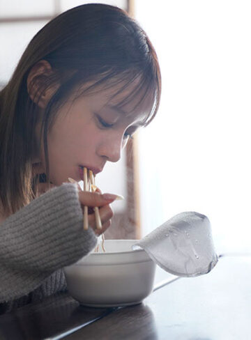 兒玉七海 年末年始、古い学生寮で女学生とおじさん管理人が2人きり…禁断シチュに欲情した中年ち●ぽと寂しさ埋めたい若い少女おま●こは相性良すぎて合体し続けた。 兒玉七海【エスワン ナンバーワンスタイル】