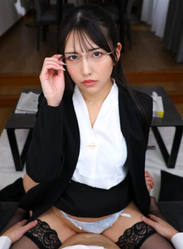 倉木しおり 【VR】【8K】会社の為ならあらゆる業務をこなすパーフェクト秘書は、事務的に淡々抜き甘サド寸止め焦らしドS強●連続射精の顔を変幻自在に使い分けて性欲の強いポンコツ社長の射精を処理する。倉木しおり【unfinished】