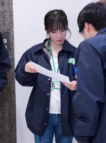 小湊よつ葉 激務な報道局で働くボクが欲求不満な美人ディレクターを刺激したらエロスイッチを入れてしまい何度も誘惑されて…シャワーも浴びずに編集所に籠って汗だくセックスに明け暮れた 小湊よつ葉【SODクリエイト】