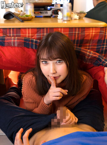 「いつもより濡れちゃった…」こたつ内NTR！親友の前で親友の彼女とこたつの中でバレないようにこっそり濃厚セックス！【Hunter】