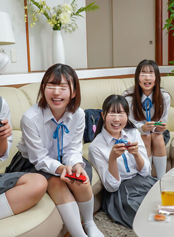 『お兄ちゃんで罰ゲーム』開始！これは普段からキモがられている兄の部屋に妹と友達が乱入し突然パンツを見せる罰ゲーム！更にエスカレートしていき【Hunter】