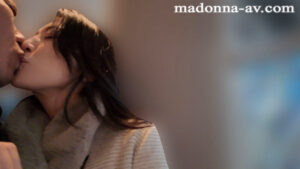 木下凛々子 祝Madonna専属6周年記念作品 津軽海峡、『不倫』景色。 人目を盗みキスしまくり、1泊2日のガチ二人きりハメ撮り中出し旅行―。 木下凛々子【マドンナ】