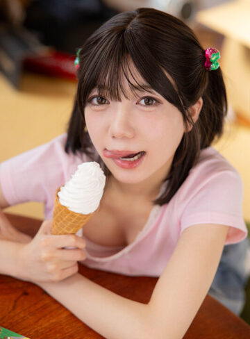 日向由奈 【VR】パイパンの幼い女の子 ～可愛いお口の由奈ちゃんにボクはたくさん精子を飲ませる～ 日向由奈【ケイ・エム・プロデュース】