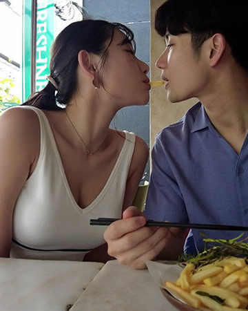 三葉ちはる 「お外で勃起して恥ずかしくないの？」彼女持ちのM男クンを寸止め焦らしデートの限界ギリギリで即ホテルに連れ込み何度も射精させる痴女お姉さん 三葉ちはる【FALENO】