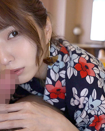 倉本すみれ 浴衣姿で笑顔を振りまきながら待ち合わせ場所にやってきて昔と変わらないなと思っていたが、時折見せる姿が妙に大人っぽく綺麗に成長していて「私のことまだ子どもと思ってるでしょ？」不意にキスされ予約したホテルに転がり込み、朝まで何度も中出ししまくった。 倉本すみれ【本中】