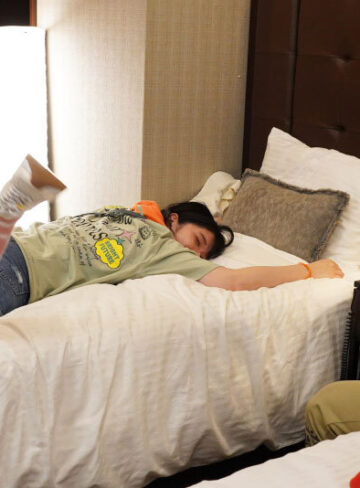 石原希望 あの伝説のフェスが2年半ぶりに再開…NO SEX、NO LIFE！相部屋NTR 誘っても来ない彼氏にムカついて会社の同僚とイチャトリップ！性欲ブチ上げで気が狂うほど中出ししまくった脳バグ絶倫性交 石原希望【ムーディーズ】