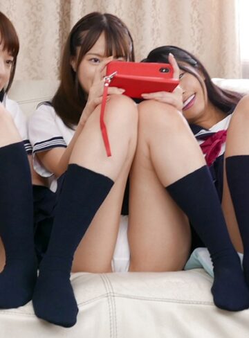 久留木玲・あべみかこ・松本いちか 挑発パンチラ美少女ハーレム2 エロ盛り娘に囲まれチ○ポバカになるまでイカされる！ 久留木玲 あべみかこ 松本いちか【ムーディーズ】