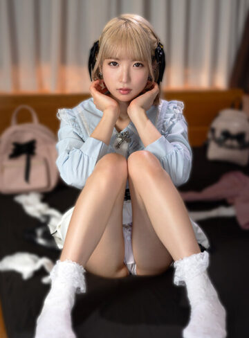 【VR】エビぞり痙攣でイキまくり 地雷系パパ活女子が媚薬で理性を飛ばし自らチ●ポを求めるまで狂うODキメセク【KMPVR-彩-】