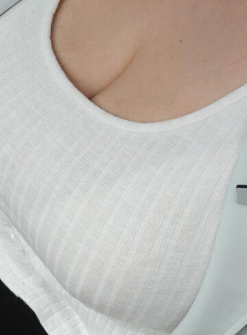 神楽ももか 仮免教習中にKカップの美人教官と2人きり。狭い密室で爆乳誘惑された僕はもう平常心で安全運転出来ません。 神楽ももか【エスワン ナンバーワンスタイル】
