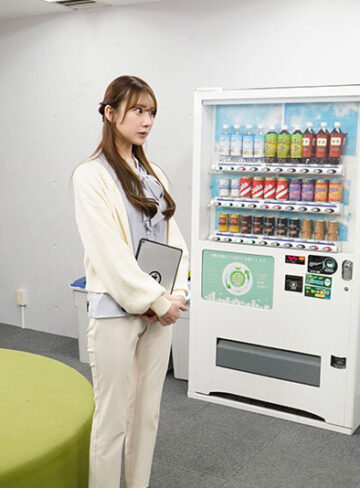 楓ふうあ 新人スポーツキャスターは局から人気スポーツ選手にあてがわれても断れず…力まかせのネジ込みピストンで死ぬほどイカされる。 楓ふうあ【エスワン ナンバーワンスタイル】